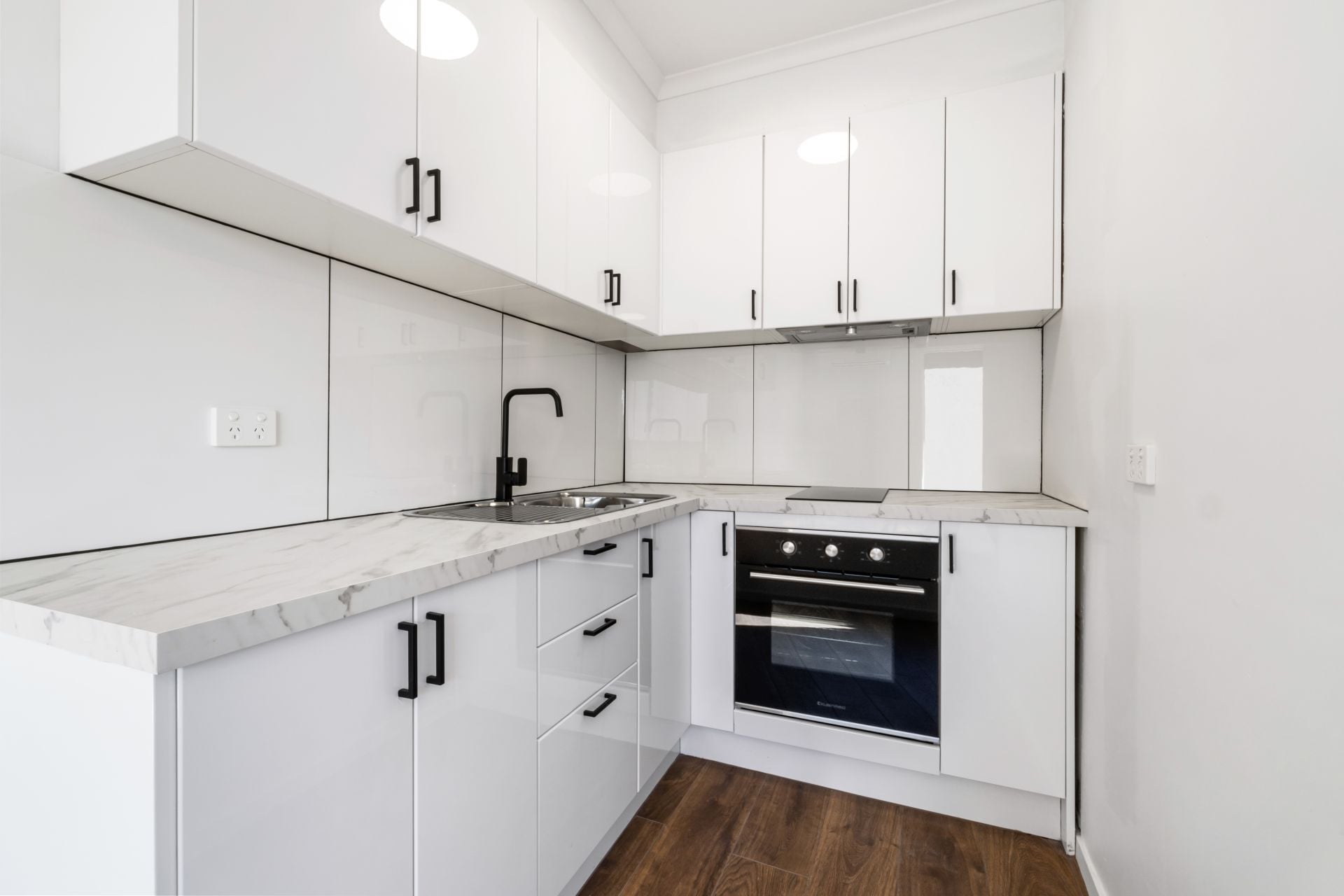 Beautifully Renovated Apartment in the Heart of Thornbury