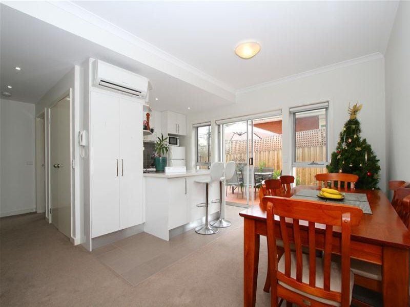 2/32 Dundas Street, Thornbury