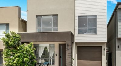 Riverstone, 12 Dodman Glade