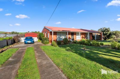 12 Elanora Place, East Devonport, East Devonport - Thumbnail 2