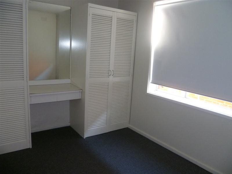 Beautifully Presented Apartment with Large Courtyard!