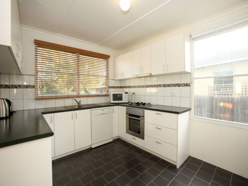 16 Evans Crescent, Laverton - Thumbnail 4