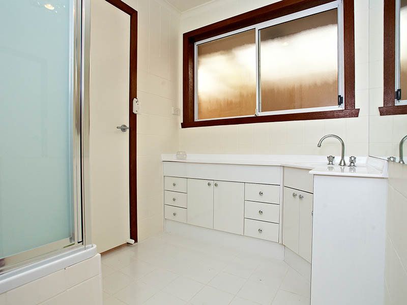 27 Roach Drive, ALTONA MEADOWS, Altona Meadows - Thumbnail 7