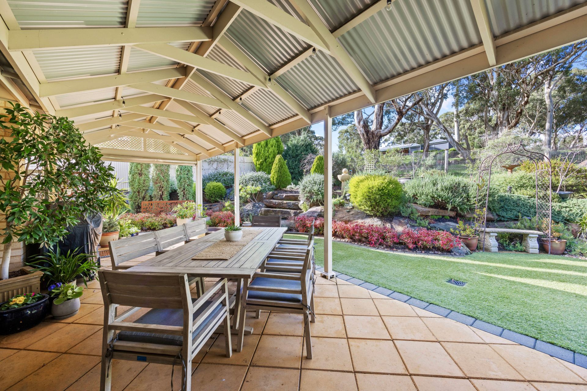 20 Hillcrest Court, Littlehampton Adcock Real Estate