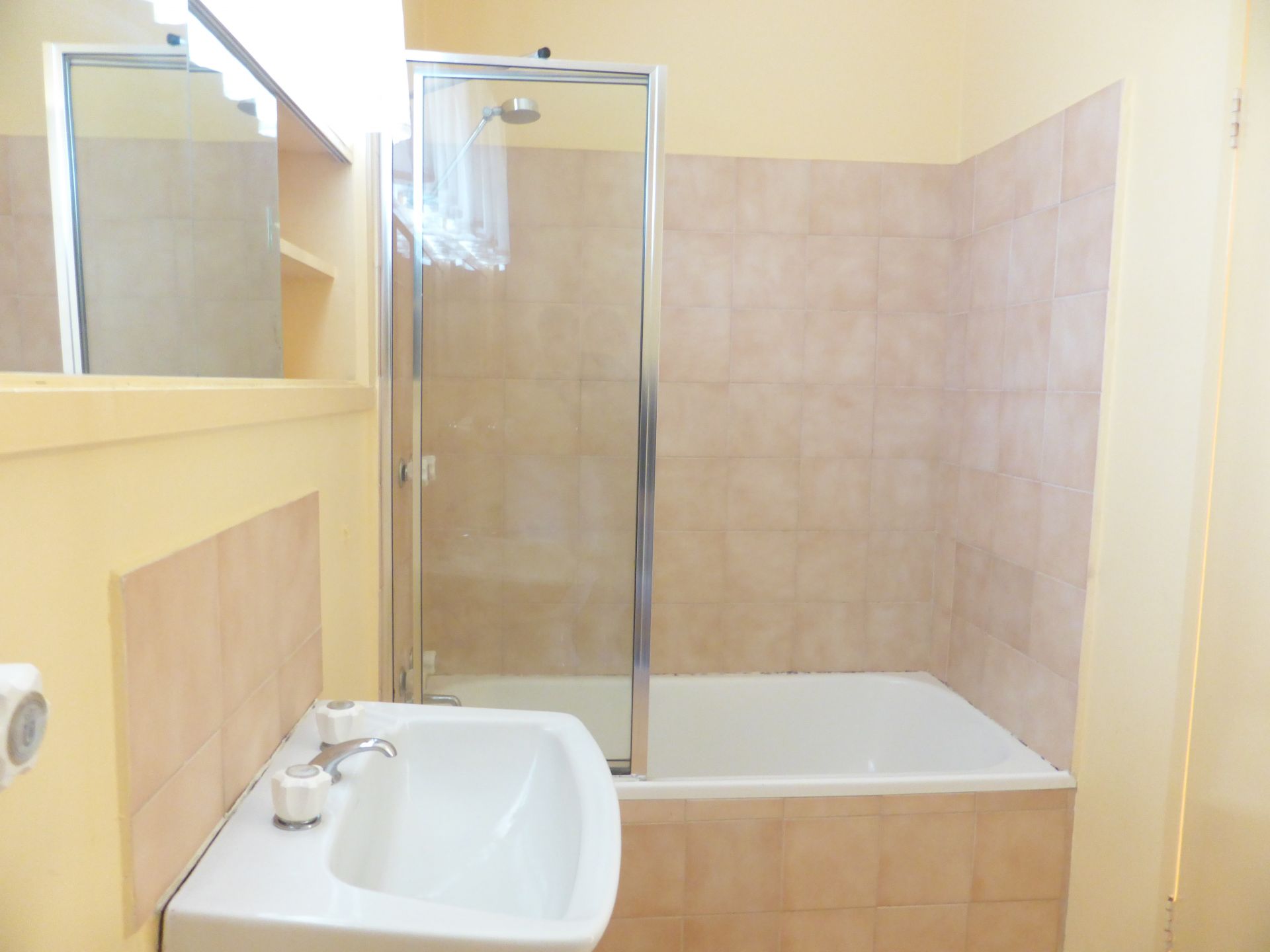 Affordable Spacious Apartment in Great Location!