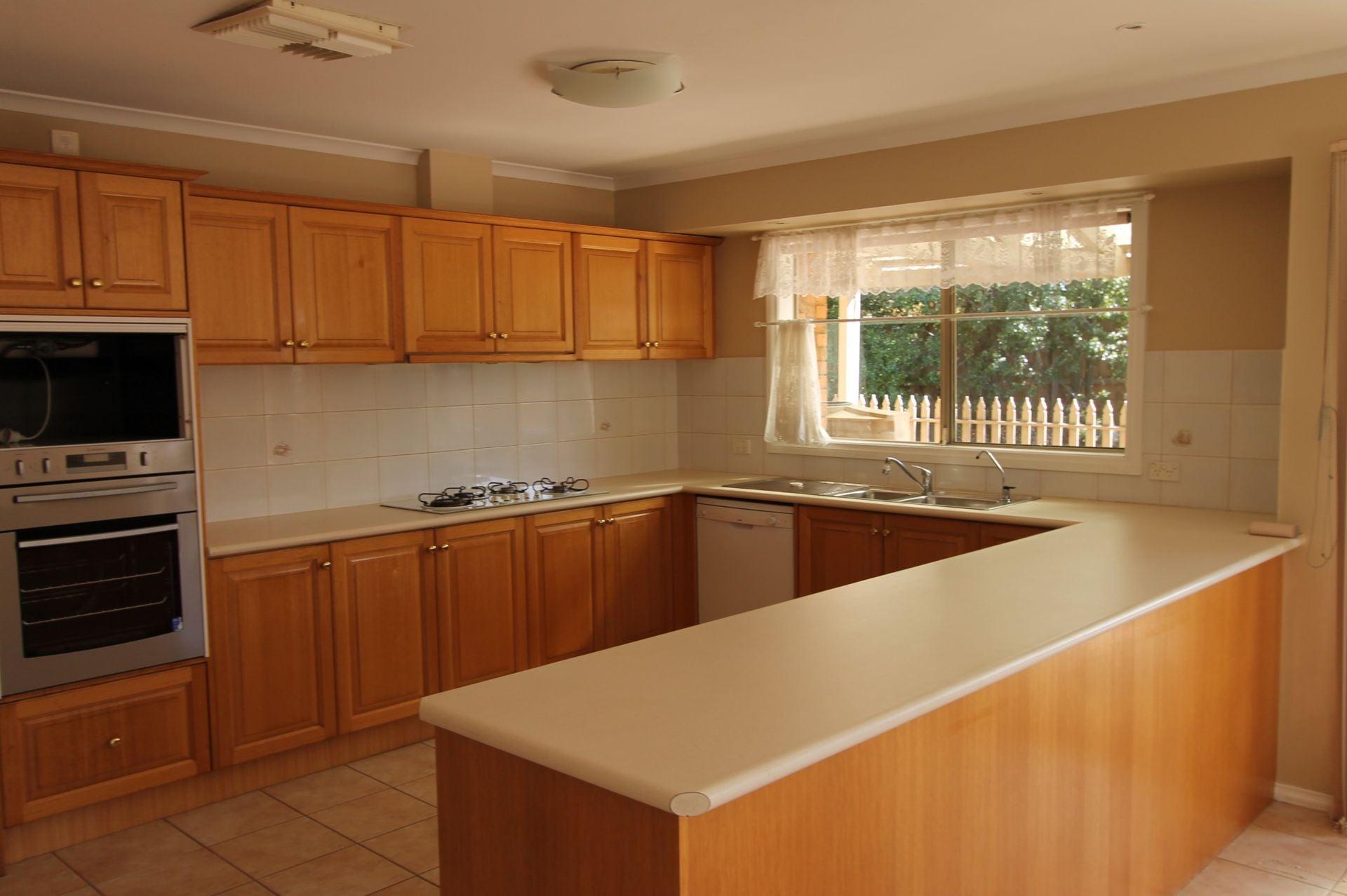 Spacious Home In Quiet Court Location