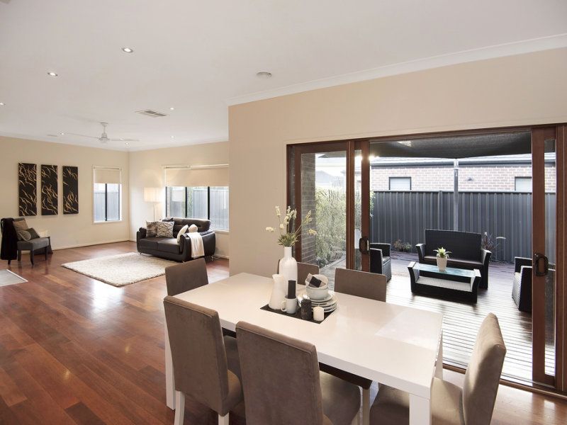 35 Eildon Circuit SOUTH MORANG, South Morang - Thumbnail 8