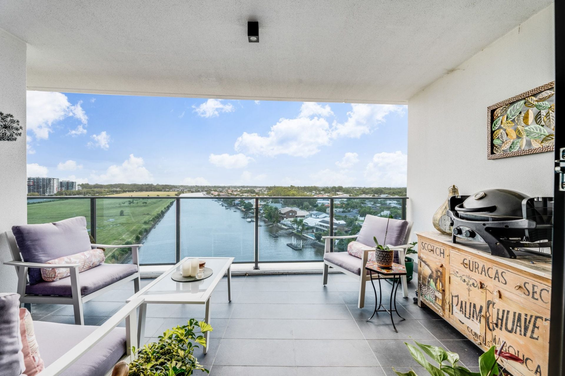 5702/5 Harbour Side Court, Biggera Waters - Thumbnail 2