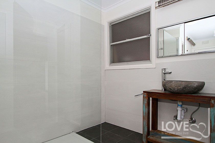 SPACE LIGHT AND COMFORTABLE LIVING IN A SUPERB LOCATION
