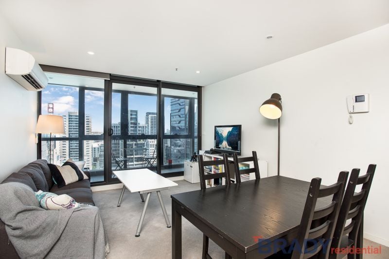 3305/8 Sutherland Street MELBOURNE VIC, Melbourne - Thumbnail 2