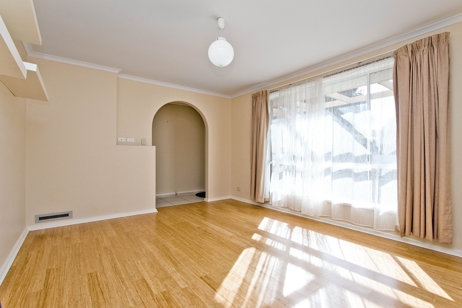 9 Queens Way Woodcroft 5162