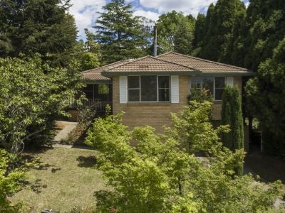 16 Tarella Road Road Wentworth Falls 2782