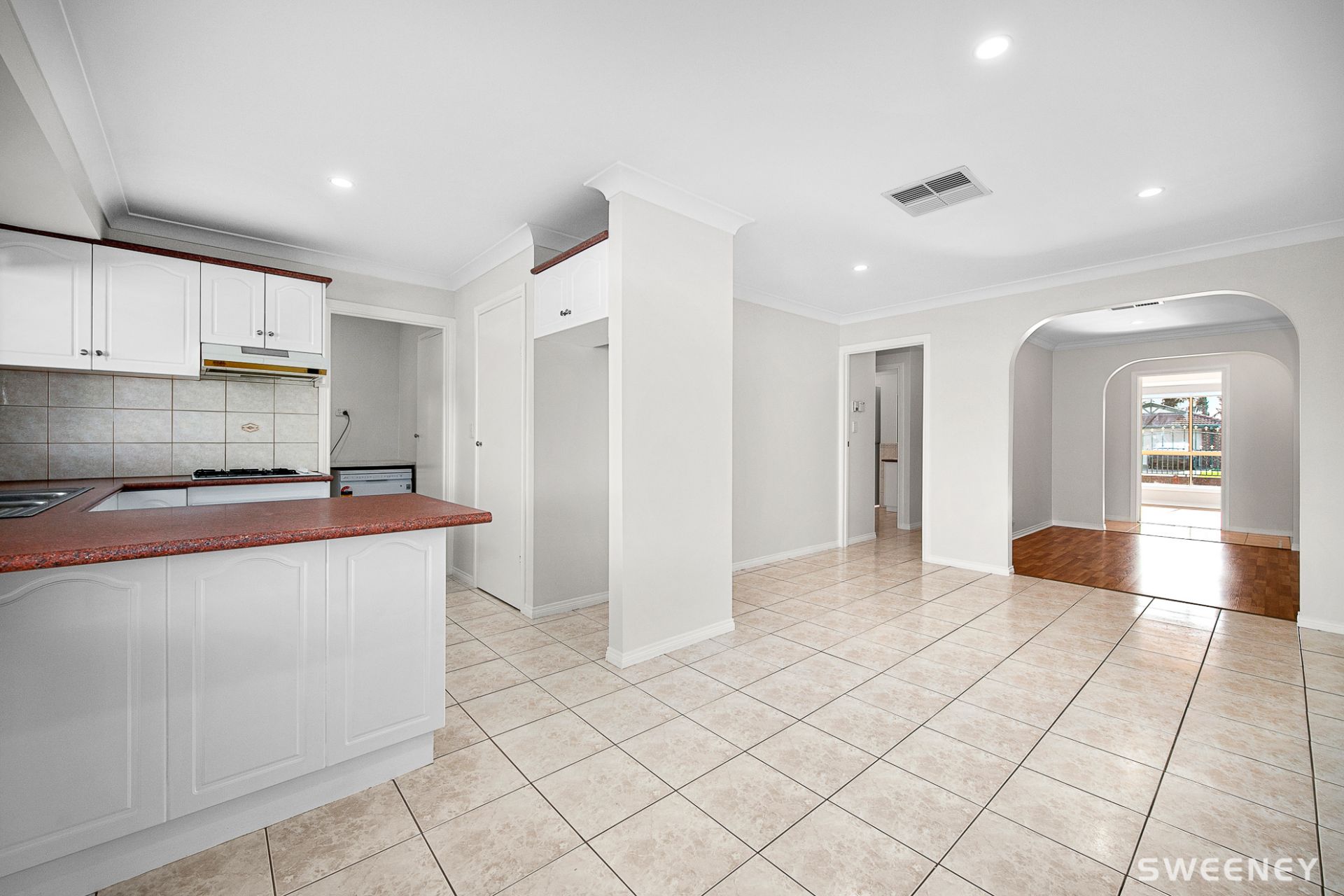 18 Macneil Drive, Altona Meadows - Thumbnail 3