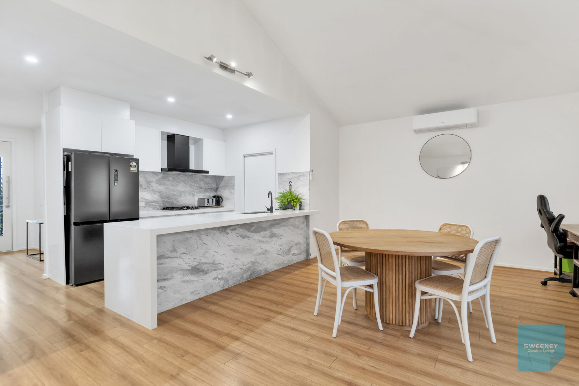 13 Tumbalong Street, Caroline Springs - Thumbnail 4