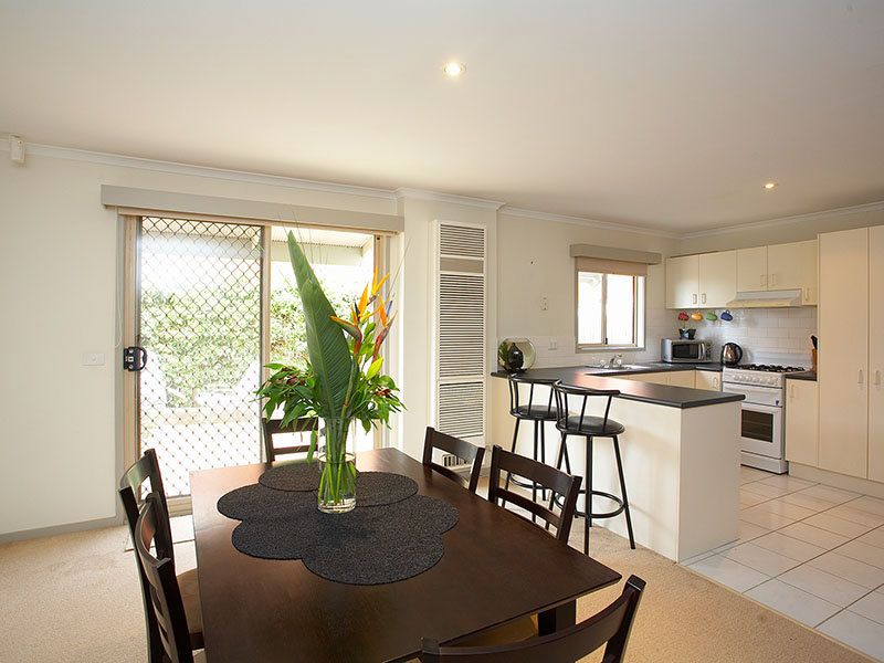 1 Kim Court, Seabrook - Thumbnail 6