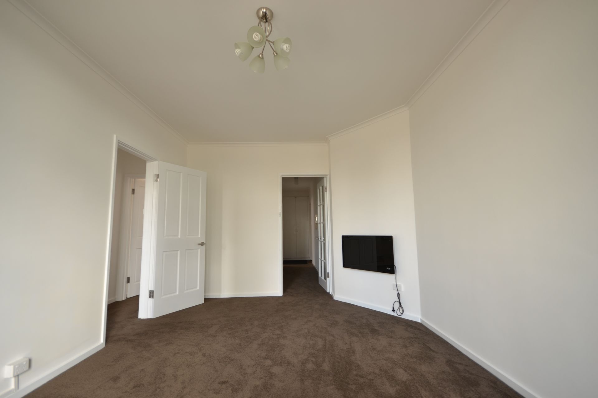 RENOVATED - WALKING DISTANCE TO ZONE 1 TRAIN AND TRAM