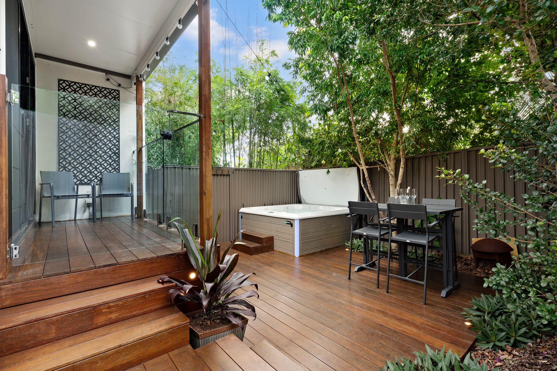 Real Estate For Sale 1/11 Chirn Crescent Labrador , QLD