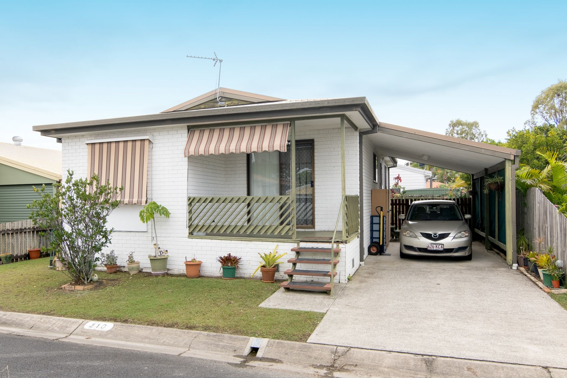 210/325 Reedy Creek Road, Burleigh Waters Lacey West