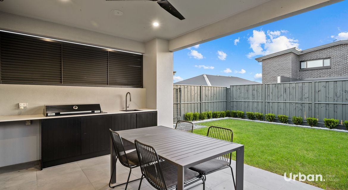 Gledswood Hills 19 Ashwell Way