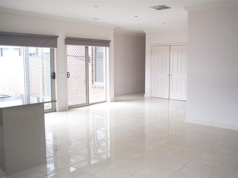 IMMACULATELY PRESENTED UNIT !!!  ***INSPECTION SATURDAY 1ST OF JUNE AT 11:00 - 11:10 AM***