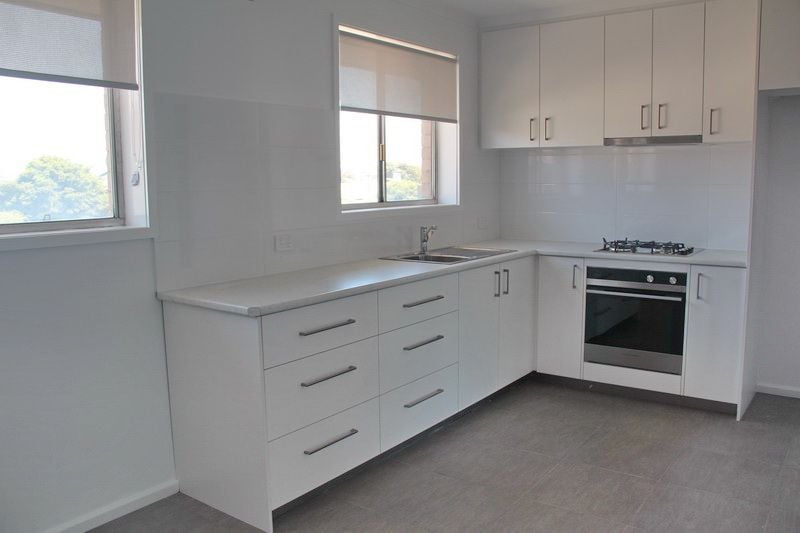 Fully renovated in the heart of Thornbury!