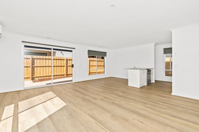 5 Tamworth Drive, Rockbank