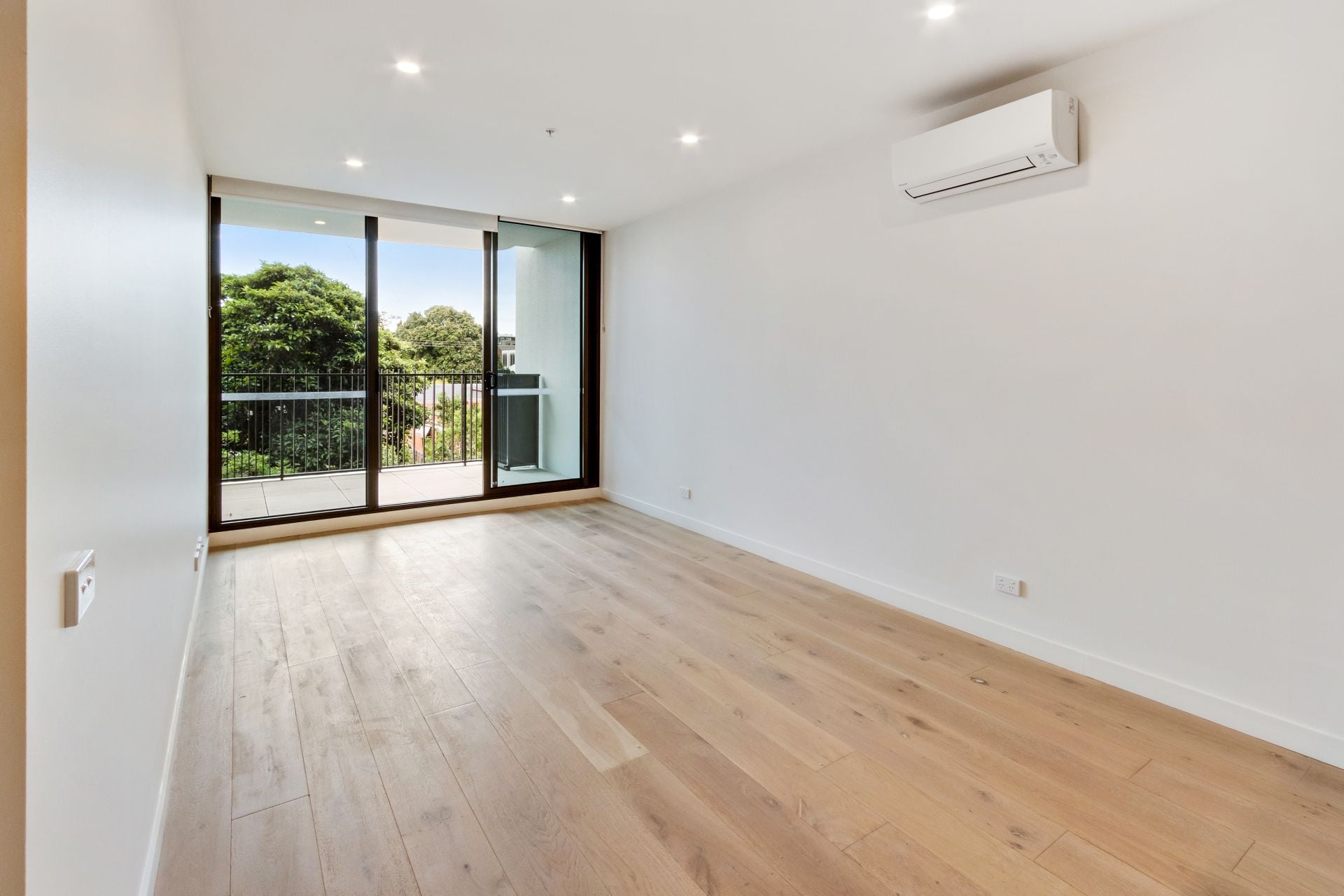Location, Luxurious Lifestyle