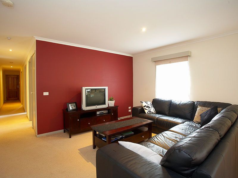 1 Kim Court, Seabrook - Thumbnail 4