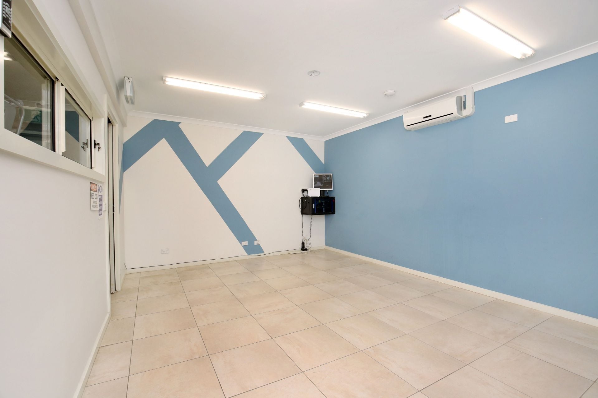 WELL LOCATED WAREHOUSE WITH OFFICE