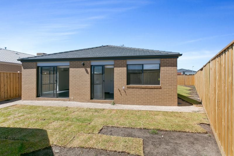 16 Graded Street, Manor Lakes