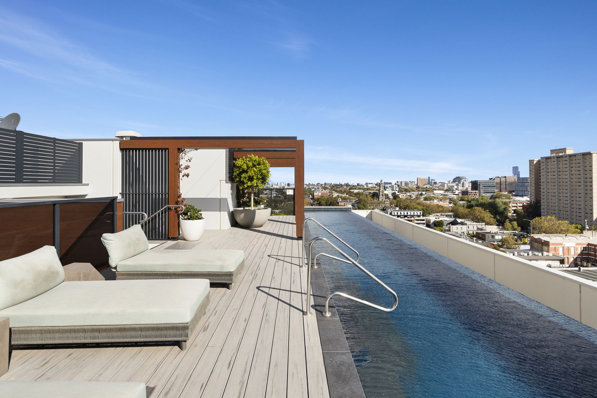 Luxurious Designer Apartment in Abbotsford with Premium Features