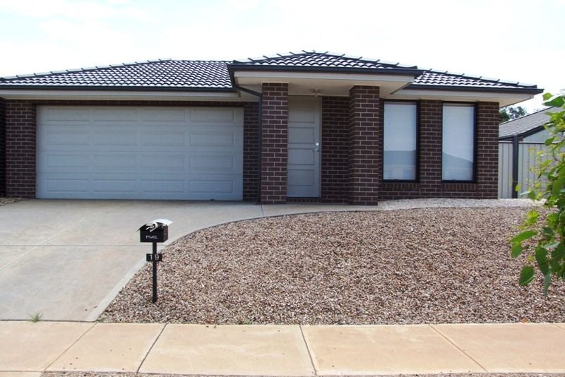 19 Burbidge Drive, Bacchus Marsh - Thumbnail 2