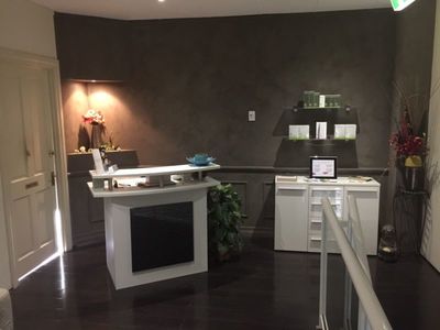 Beauty Salon Room to rent