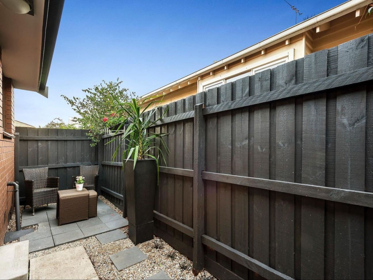 STYLISH & MODERN, LOW MAINTENANCE LIVING