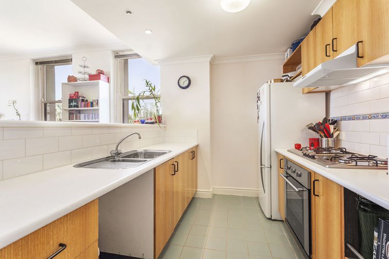 72 Wiltshire Drive, Kew - Thumbnail 4