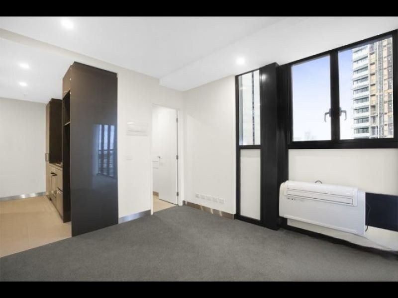 1302/33 Clarke Street, Southbank - Thumbnail 4