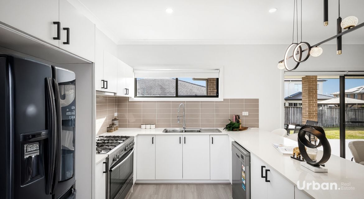 Colebee 4 Burringoa Crescent