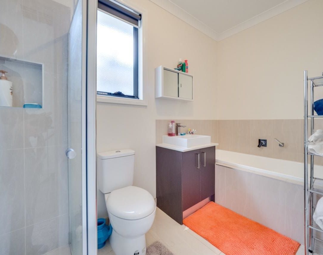 *** UNDER OFFER AWAITING PAYMENT APPLICATIONS CLOSED **