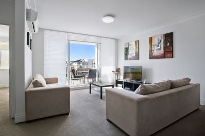 Delightful Park Side And Sun Drenched Living