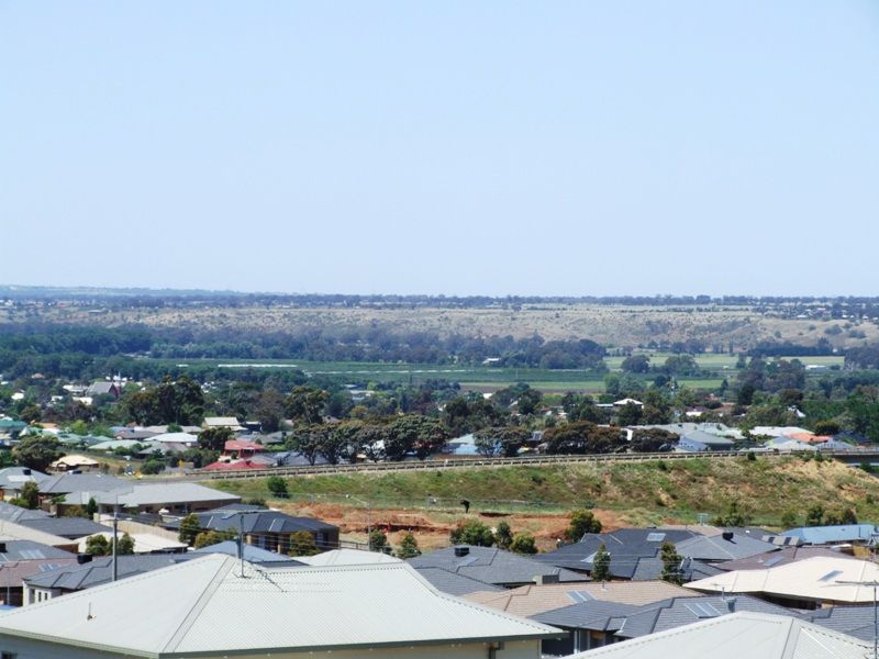 12 Fredrick Street, Bacchus Marsh - Thumbnail 3