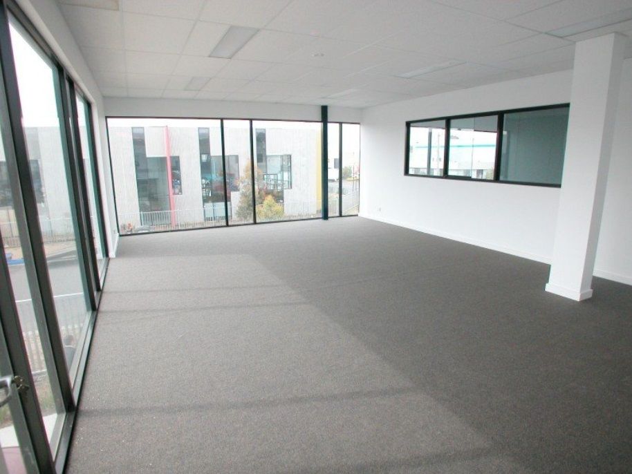 MODERN OFFICE/WAREHOUSE IN EXCELLENT LOCATION!!
