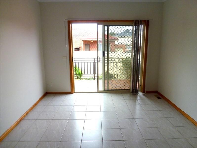 Stunning 3 Bedroom Unit with 2 bathrooms