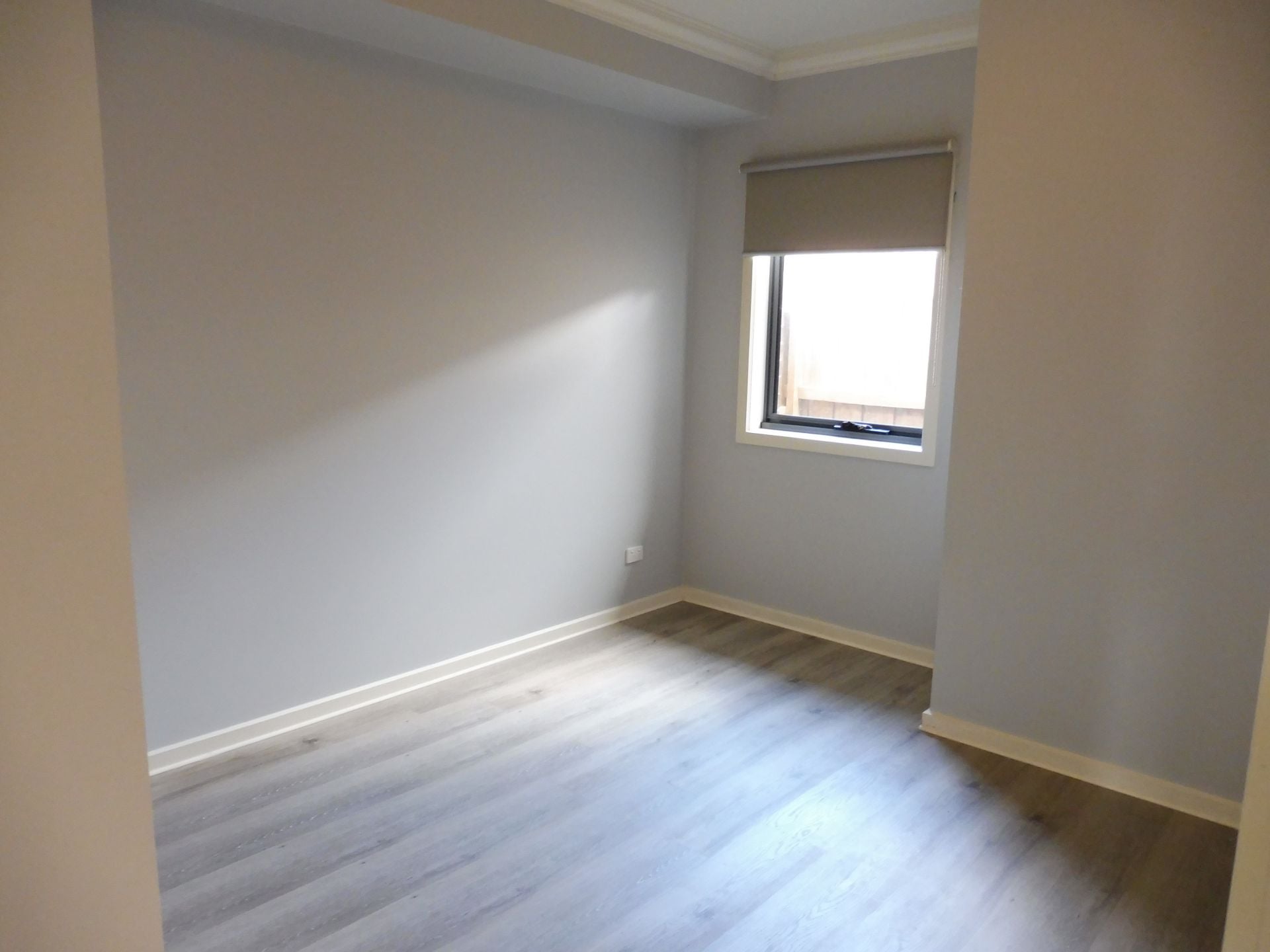 LOW MAINTENANCE 2 BEDROOM UNIT