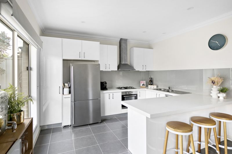 38 Daly Circuit, Caroline Springs - Thumbnail 4