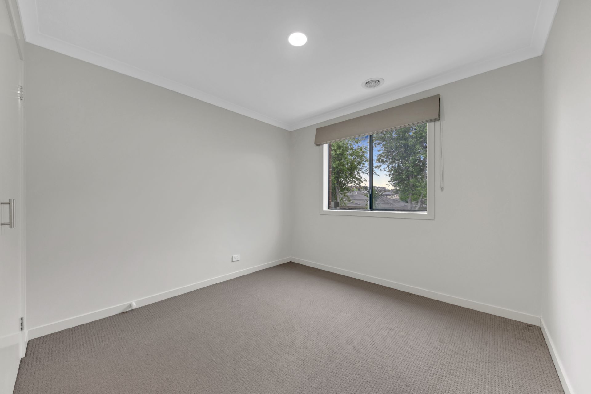 Hows this for Value - 4 Bedrooms + 2 Living Areas !