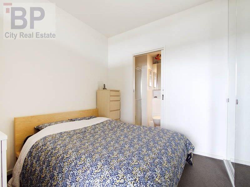 1302/25 Wills Street MELBOURNE VIC, Melbourne - Thumbnail 3