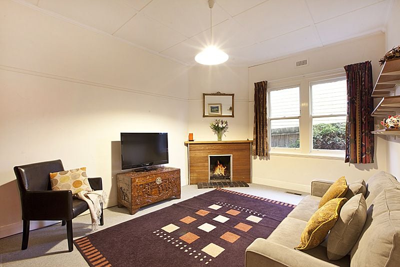 11 Hillside Parade, Glen Iris - Thumbnail 2