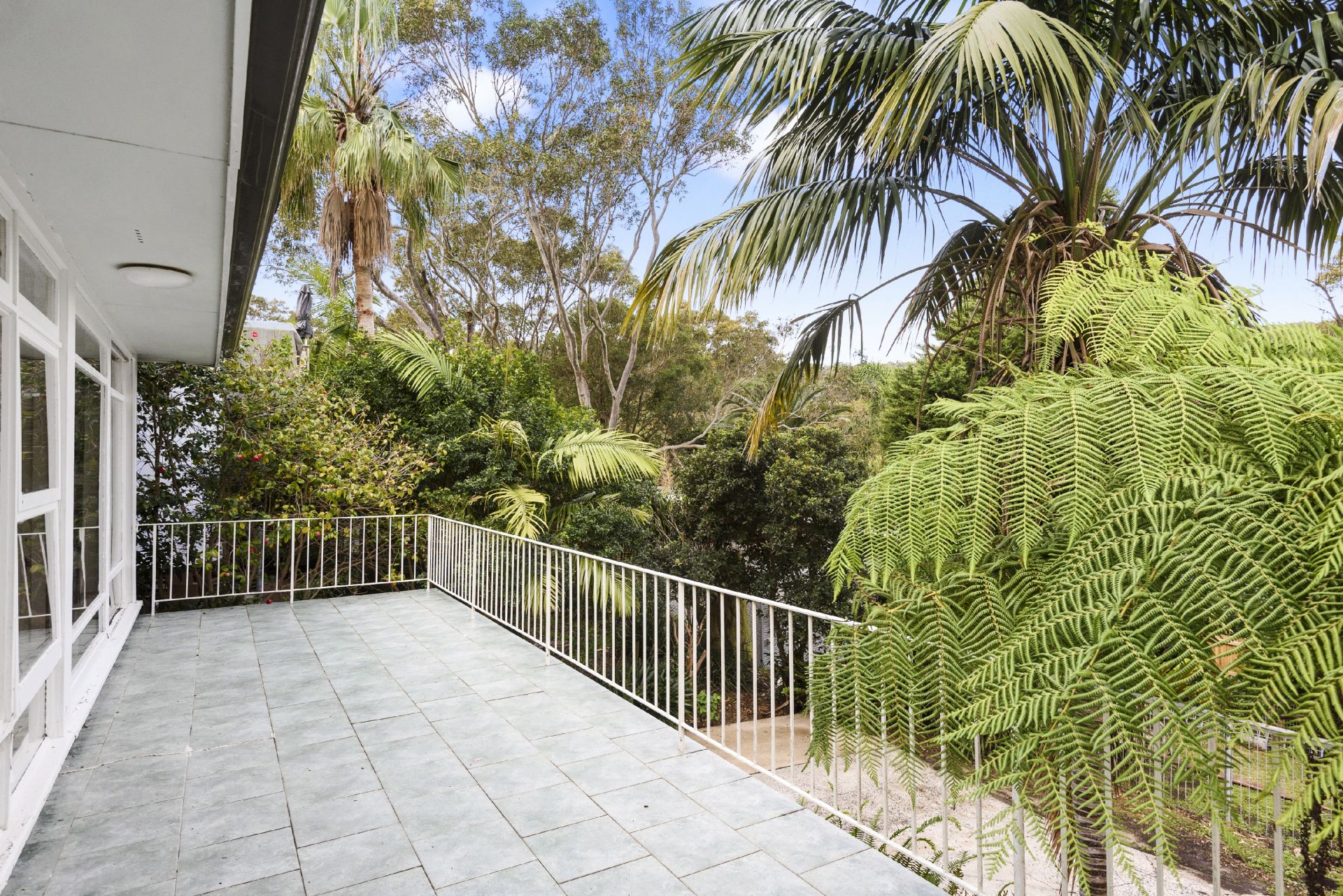 11 Dolphin Crescent Avalon Beach NSW, Avalon Beach - Thumbnail 2