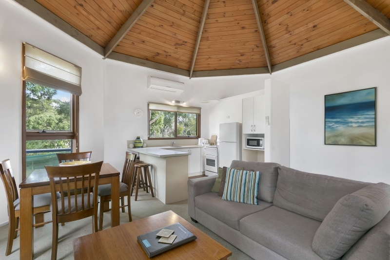 4/2-4  Barton Court, Aireys Inlet, VIC, Aireys Inlet - Thumbnail 2
