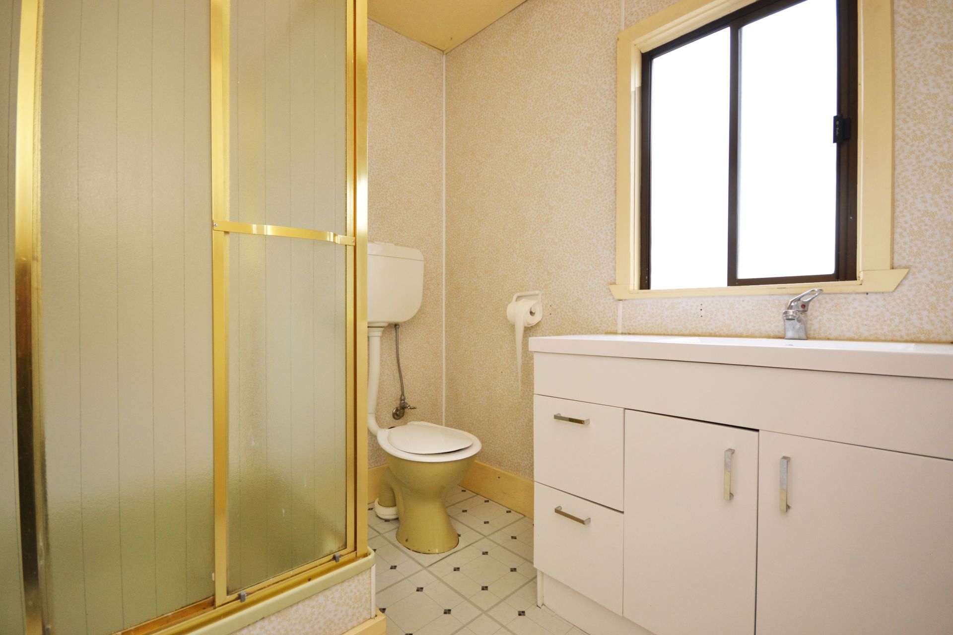 SPACIOUS FAMILY HOME IN A GREAT LOCATION!